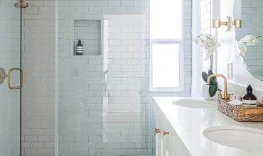 What causes glass shower doors to explode, Boom!